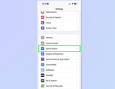 洛龙apple维修支持如何使用iPhone15Action按钮设置翻译